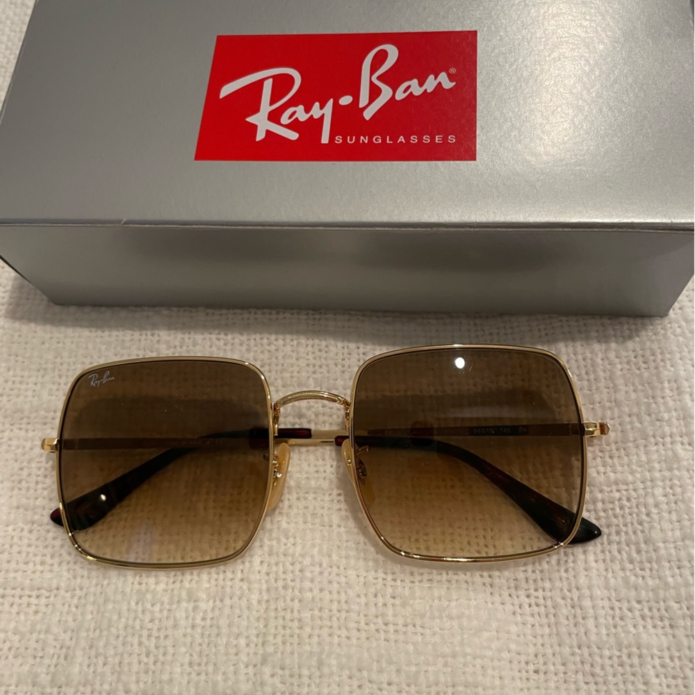 Reposh: Ray Ban Square 1971 Sunglasses